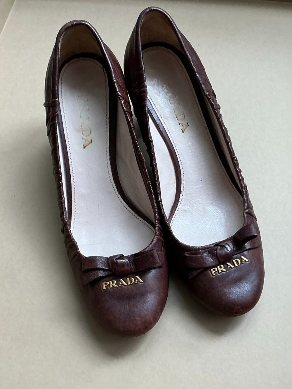 Prada Brown Leather Scrunch Bow Round Toe Pumps